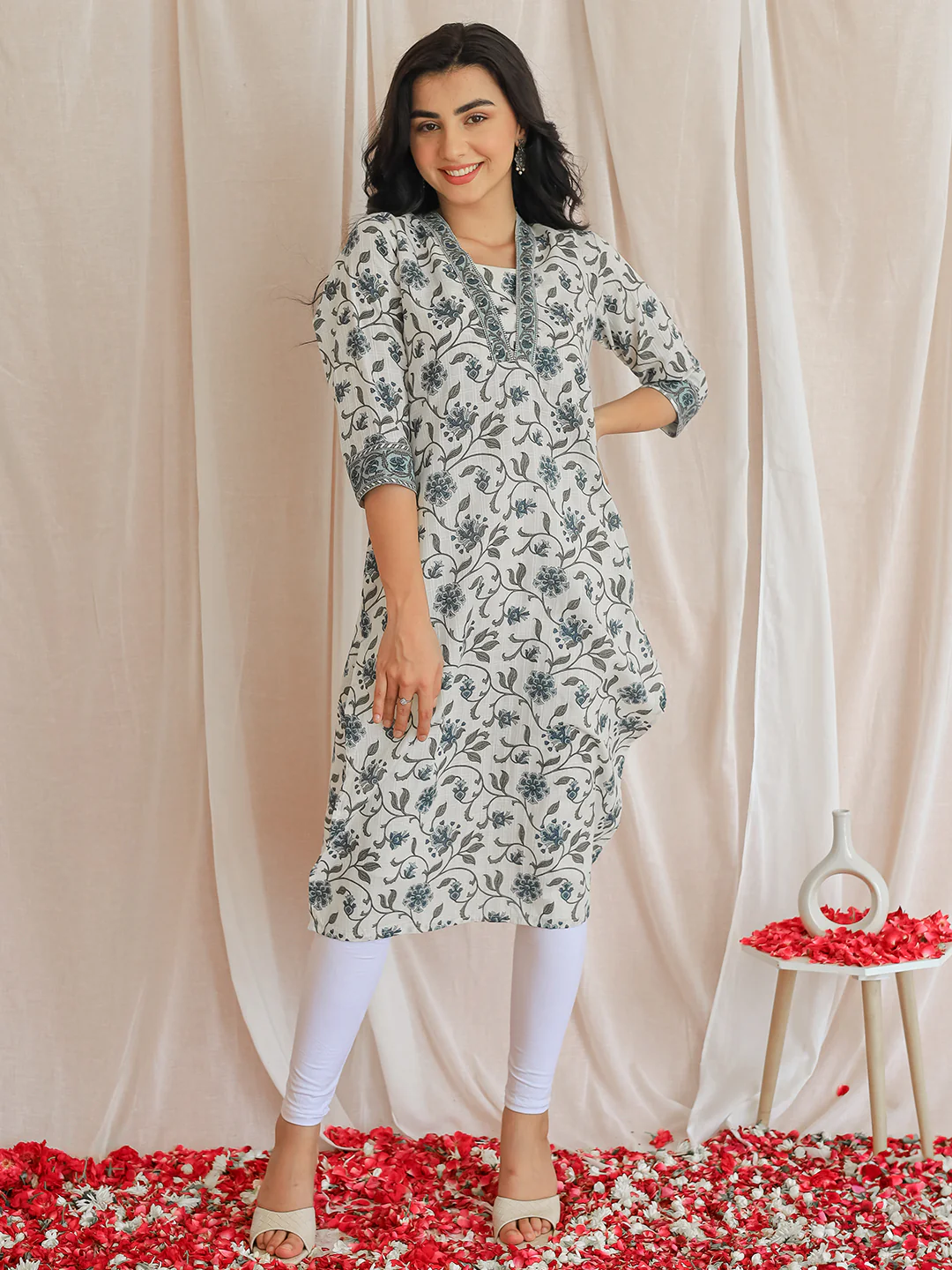 29053_83166d11-c9cc-4fc4-9137-6c50f870bd41.webp Off White Printed Cotton Straight Kurta - Image 1